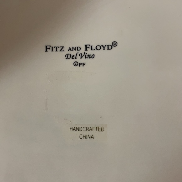 Fitz & Floyd Del Vino Casserole Dish w/Lid - Picture 7 of 12